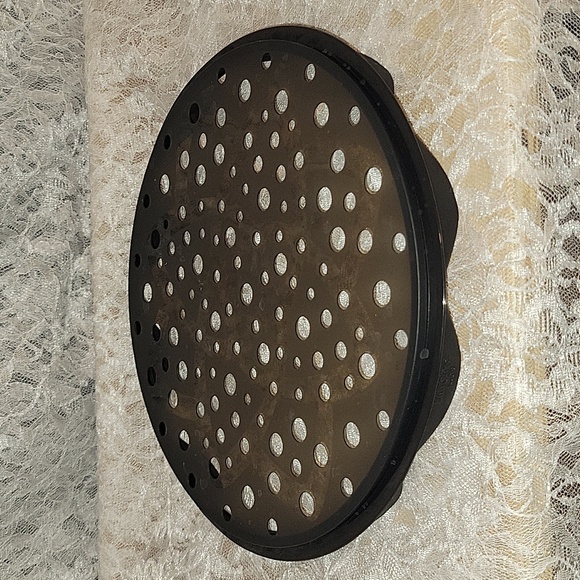 Pampered Chef: Microwave Chip Maker - Picture 4 of 6